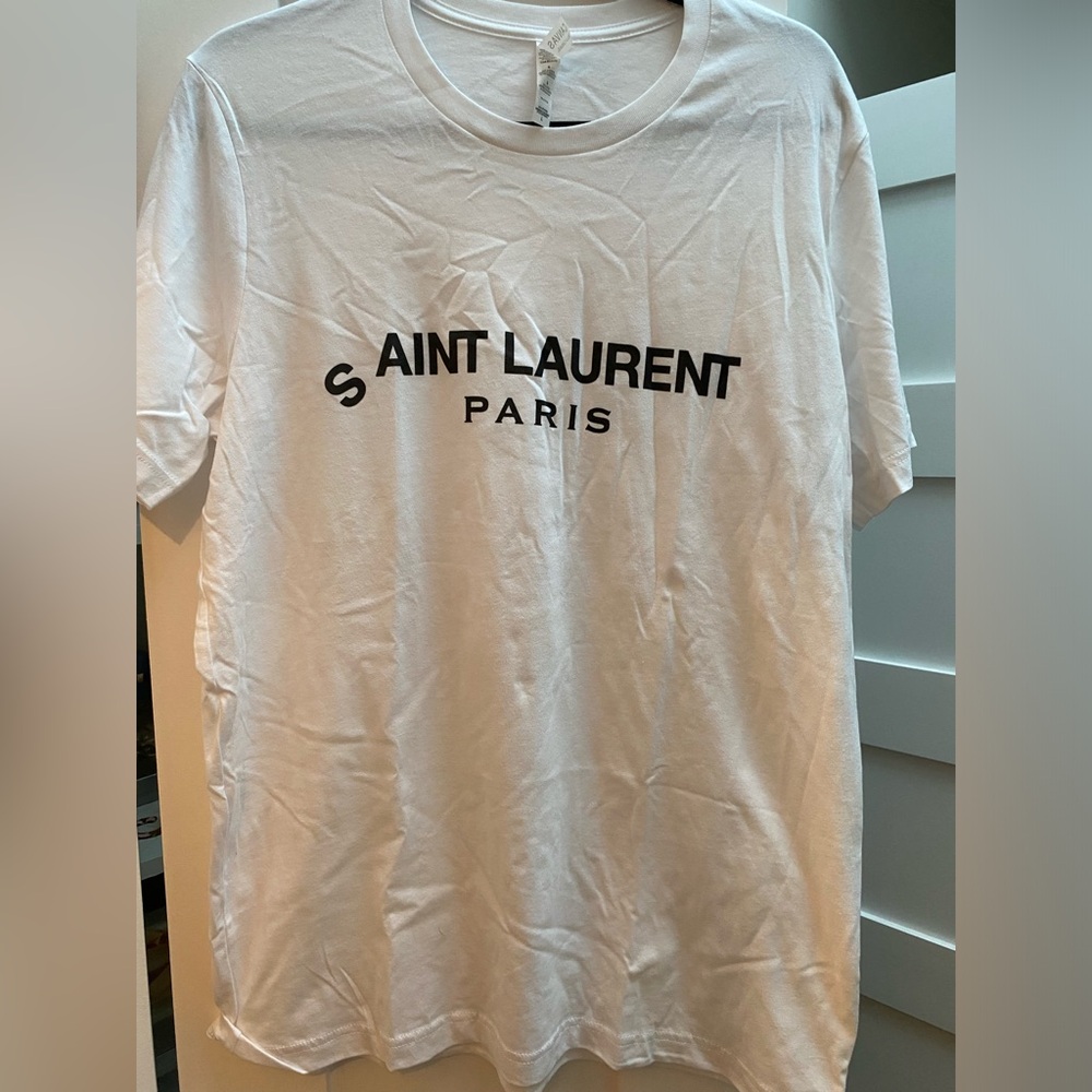 Etsy tee .. size large